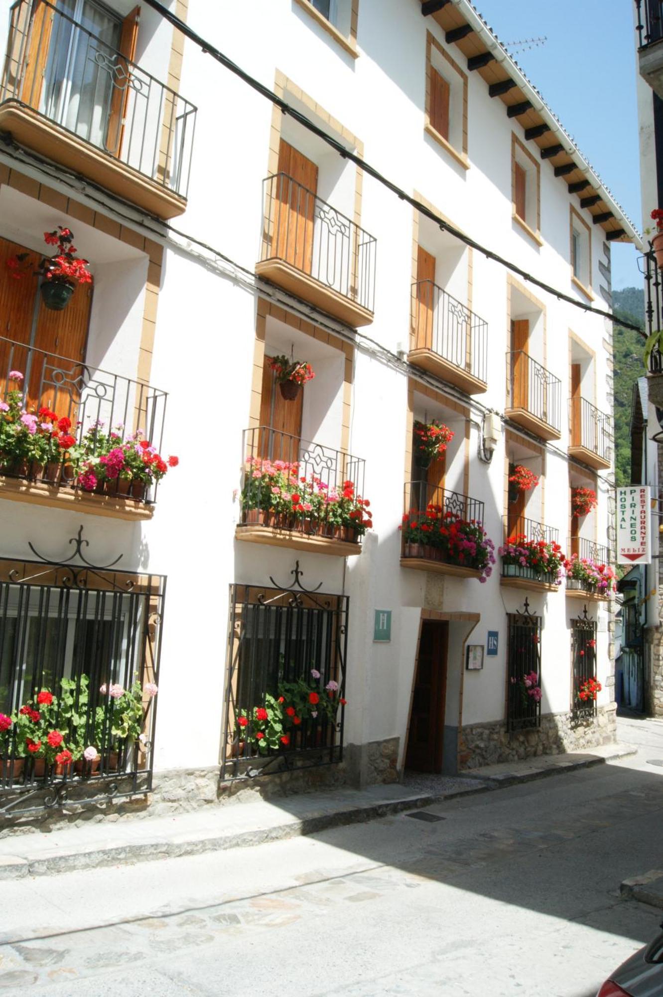 Hostal Pirineos Meliz Bielsa Exterior foto